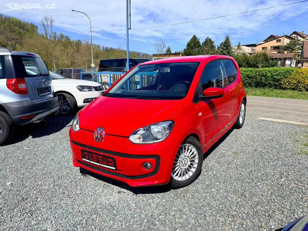 Vw UP. Top výbava, malé úsporné vozidlo, 1.0